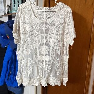 Source Unknown Floral Lace Blouse in Cream